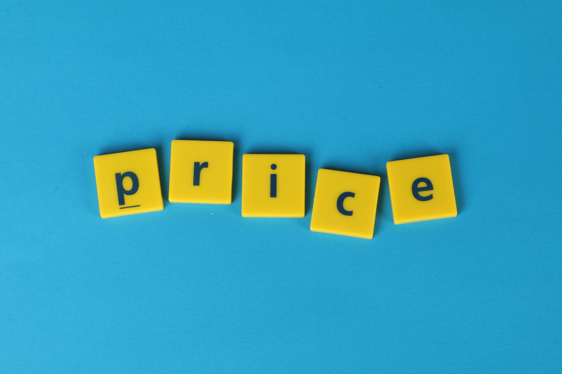 Pricing psychology strategies showing how small brands attract and win premium buyers